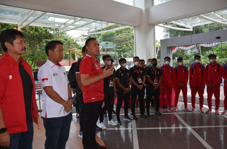 Ketum PSSI, Mochamad Iriawan, memberikan arahan untuk Timnas Indonesia U-16. (Dok. PSSI)