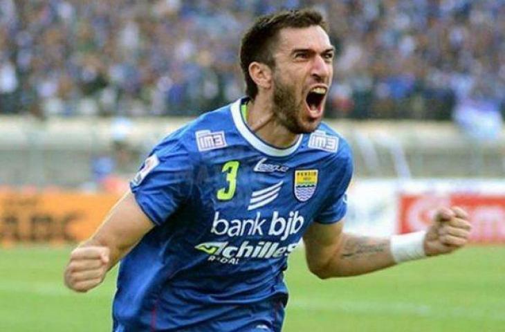 Vladimir Vujovic saat berseragam Persib Bandung. (Dok. Persib)