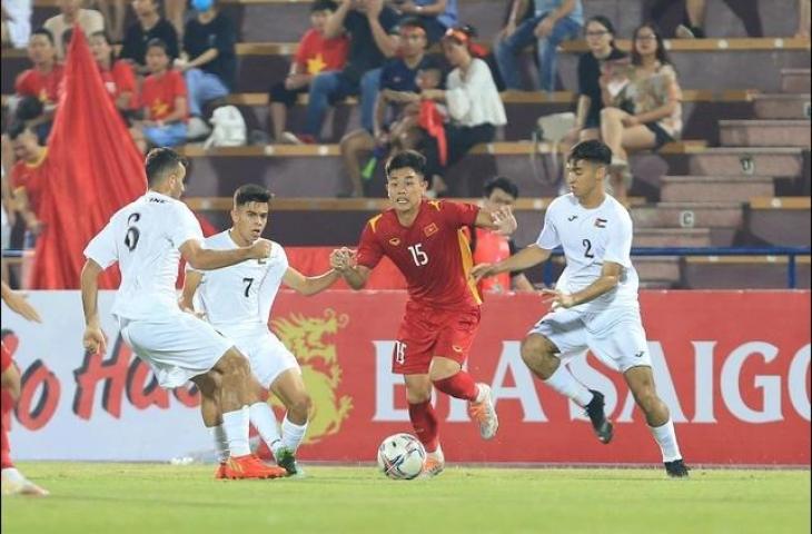 Timnas Vietnam U-19 memble saat uji coba melawan Palestina (Zoha)