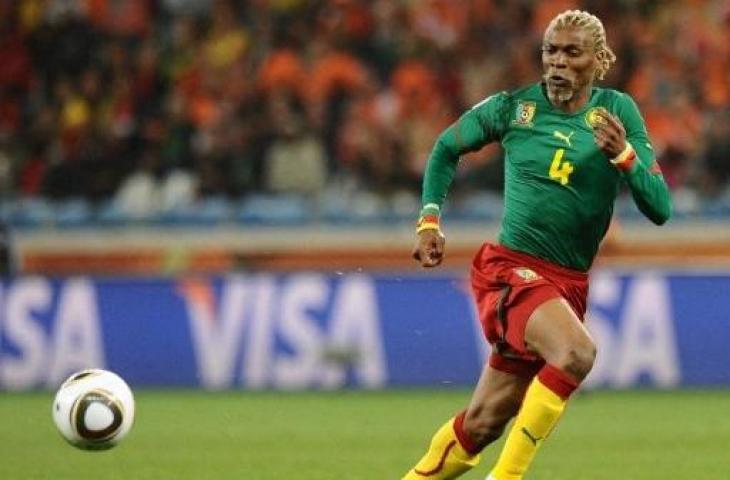 Rigobert Song saat masih memperkuat Timnas Kamerun. (Carl De Souza/AFP)