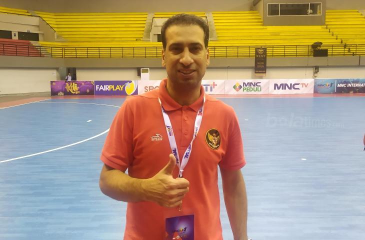 Pelatih timnas Futsal Indonesia, Mohammad Hashemzadeh saat ditemui di GOR Amongrogo, Yogyakarta pada Rabu (7/9/2022). (www.mxkc.sbs/Arif Budi)