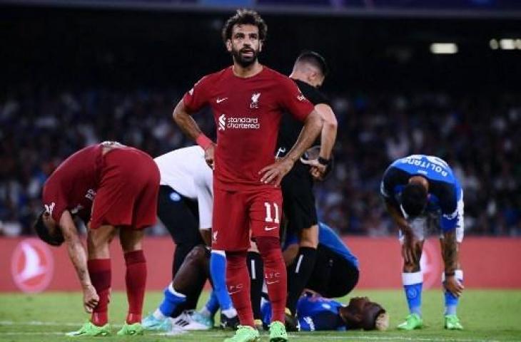 Wajah lesu Mohamed Salah usai Liverpool kalah 1-4 lawan Napoli di fase grup Liga Champions 2022/2023. (AFP)