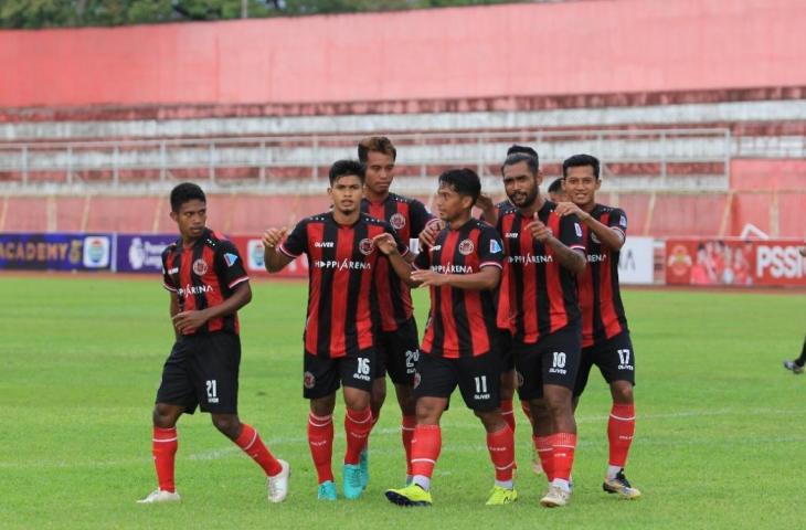 Selebrasi para pemain Putra Delta Sidoarjo (PDS) usai mencetak gol ke gawang Persiba Balikpapan di Liga 2 2022. (Dok. Media PDS)