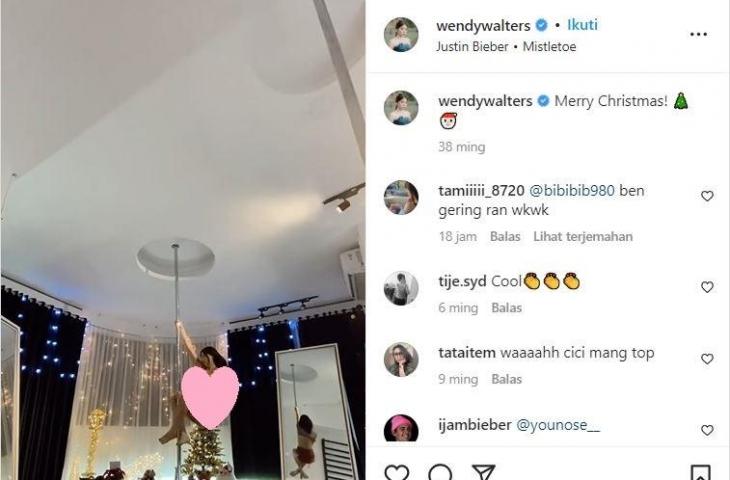 Wendy Walters olahraga pole dance atau tari tiang. (Instagram/@wendywalters)