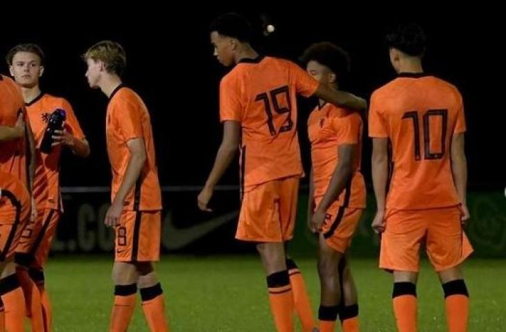 Julian Oerip, pemain keturunan Indonesia jalani laga bersama Timnas Belanda U-17. (Instagram/@julianoerip)