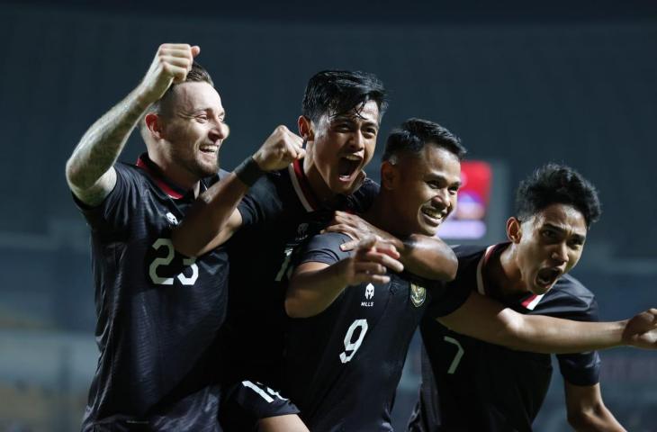 Selebrasi Dimas Drajad bersama rekan setim usai cetak gol saat Timnas Indonesia kalahkan Curacao 3-2. (Dok. PSSI)