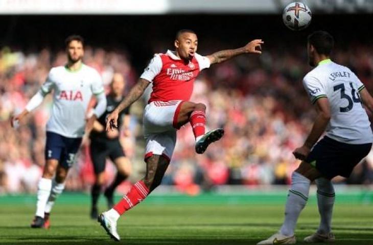 Aksi Gabriel Jesus saat Arsenal kalahkan Tottenham Hotspur 3-1 dalam lanjutan Liga Inggris 2022/2023. (AFP)