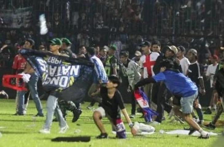 Tragedi di Stadion Kanjuruhan, Malang, Sabtu (1/10/2022). ANTARA FOTO/Ari Bowo Sucipto/tom.