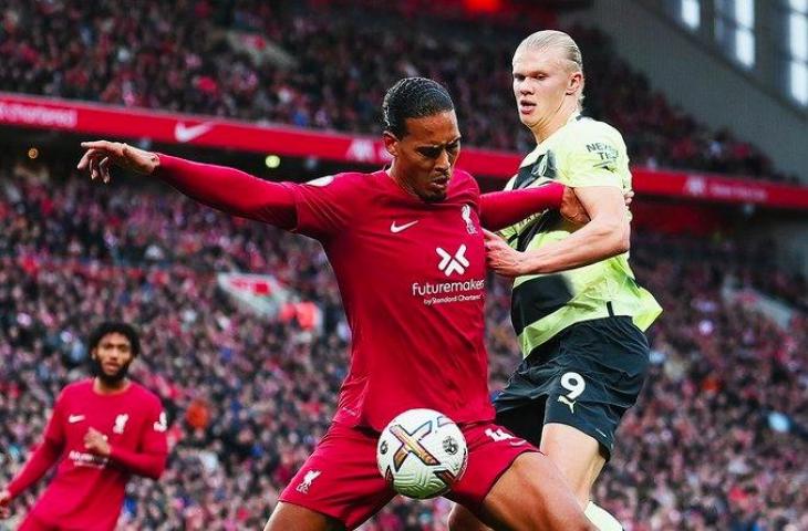 Potret duel Virgil van Dijk vs Erling Haaland saat Liverpool kalahkan Manchester City 1-0. (Twitter)