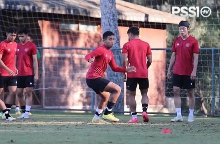 Anak Shin Tae-yong, Shin Jae-won dan Shin Jae-hyuk ikut latihan dalam pemusatan latihan Timnas Indonesia U-19 di Turki. (Youtube PSSI)