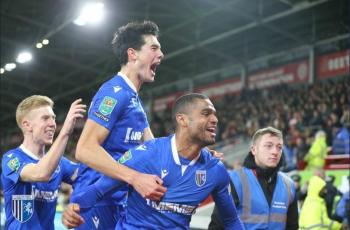 Lolos Babak Selanjutnya di Piala FA, Pelatih Gillingham FC Puji Lini Pertahanan yang Dikawal Elkan Baggott cs