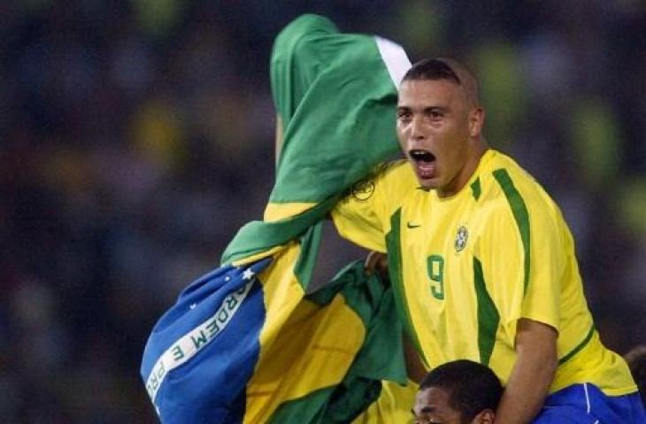 Ronaldo Nazario dengan gaya rambut uniknya saat antar Timnas Brasil juara Piala Dunia 2002. (AFP)