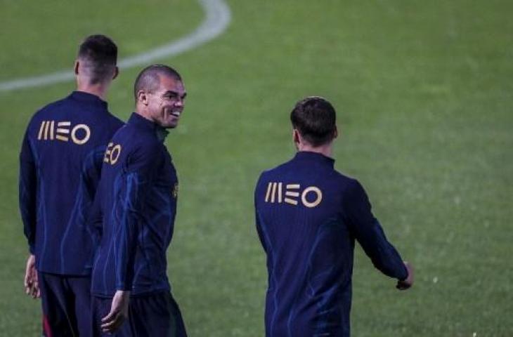 Pepe saat ikut sesi latihan Timnas Portugal di Piala Dunia 2022. (AFP)