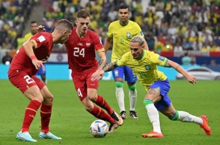 Aksi Antony saat Brasil kalahkan Serbia di Piala Dunia 2022. (AFP)