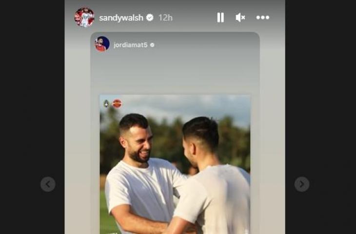 Jordi Amat dan Sandy Walsh sangat girang akhirnya resmi bisa membela timnas Indonesia. (Instagram/sandywalsh)