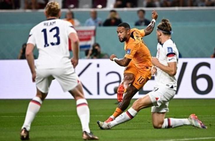 Memphis Depay cetak satu gol saat Belanda kalahkan Amerika Serikat 3-1 di Piala Dunia 2022. (AFP)