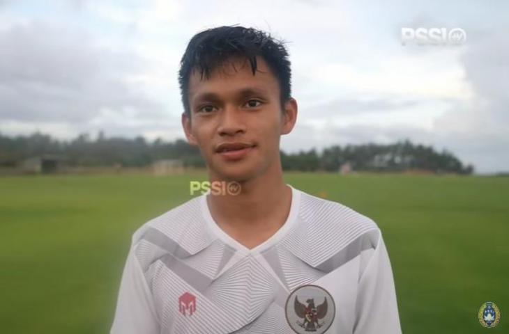 Dzaky Asraf ungkap pengalaman jalani latihan bersama timnas Indonesia dalam persiapan Piala AFF 2022. (YouTube/PSSI TV)