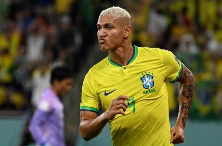 Selebrasi Richarlison usai cetak gol saat Brasil kalahkan Korea Selatan 4-1 di 16 besar Piala Dunia 2022. (AFP)