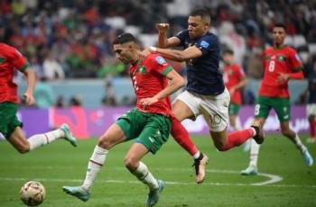 Indahnya Persahabatan, Momen Kylian Mbappe dan Achraf Hakimi Duduk Bareng di Lorong Stadion