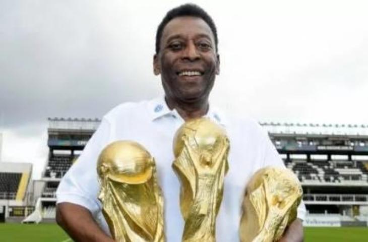 Pele menjadi pemain yang paling banyak memenangkan Piala Dunia, yakni di tahun 1958, 1962 dan 1970. (Facebook/FIFA World Cup)