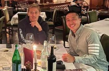 Arthur Irawan Pamer Makan Bareng dengan Legenda Timnas Jepang, Ajak Gabung Persik Kediri?