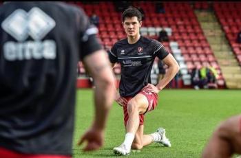 Elkan Baggott Main Hanya Sekali usai Hengkang dari Gillingham FC, Pelatih Cheltenham Town FC Beri Penjelasan