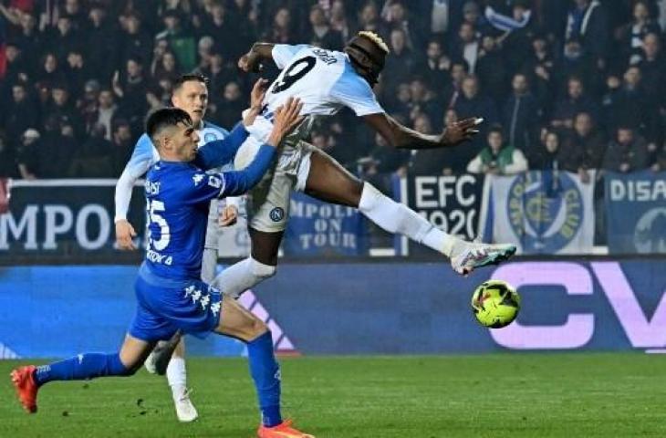 Victor Oshimen cetak satu gol saat Napoli taklukkan Empoli 2-0. (AFP)