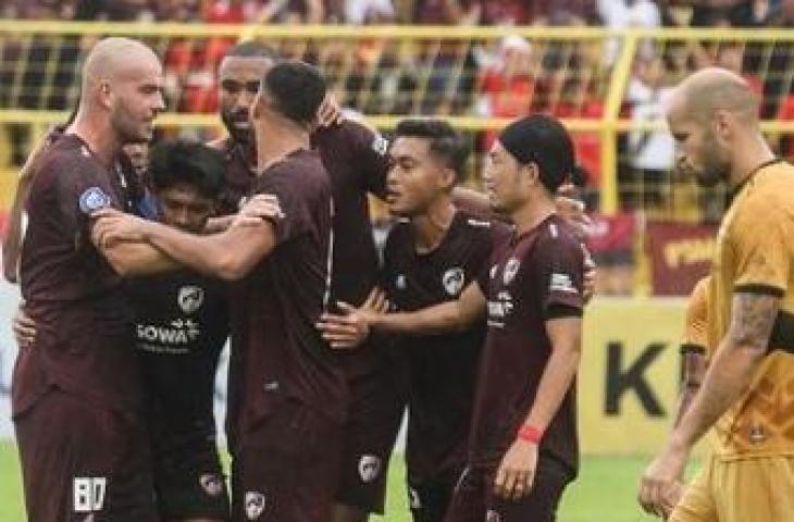 Laga PSM Makassar vs Dewa United di lanjutan BRI Liga 1, Rabu (1/3/2023). (Instagram/@psm_makassar)