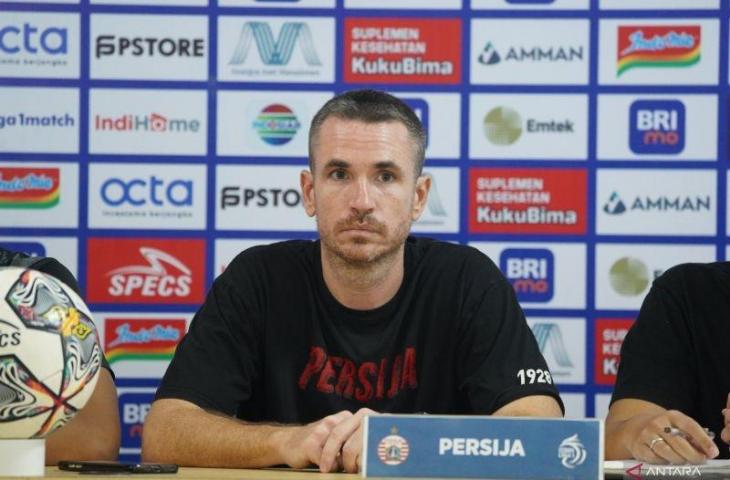 Pelatih fisik Persija Jakarta Paul Keenan menghadiri konferensi pers pra pertandingan Liga 1 melawan Persib Bandung, di Stadion Patriot Candrabhaga, Bekasi, Kamis (30/3/2023). (ANTARA/HO/PERSIJA JAKARTA)