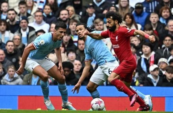 Aksi Mohamed Salah saat Liverpool dihajar Manchester City dengan skor 1-4. (AFP)