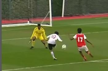 Kiper Arsenal Pasrah dan Hanya Melongo saat Striker Garuda Select Bobol Gawangnya, Ini Videonya