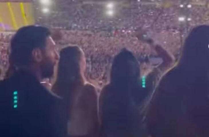 Lionel Messi nonton konser Coldplay di Barcelona. (Twitter)