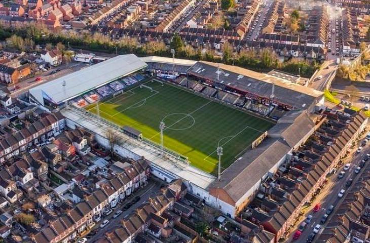 Kandang Luton Lown, Kenilworth Road Stadium. (Twitter)