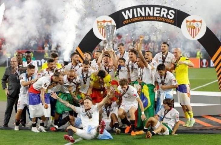 Sevilla juara Liga Europa 2022/2023 usai kalahkan AS Roma lewat adu penalti. (AFP)