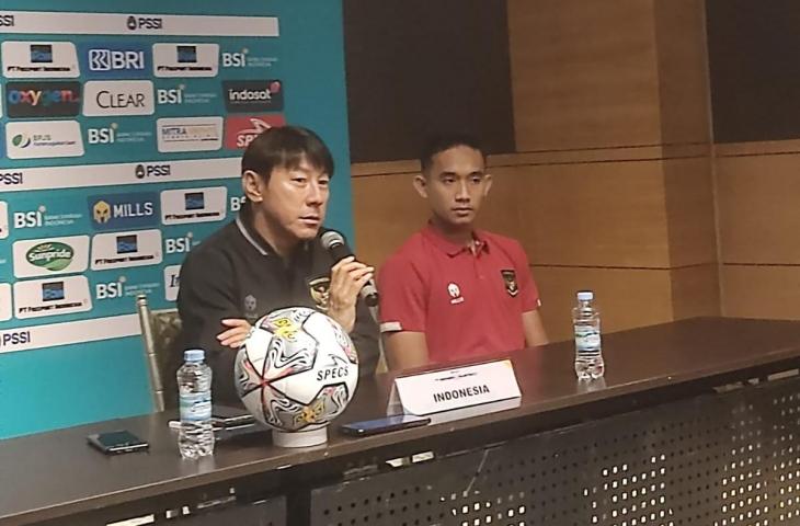 Pelatih Timnas Indonesia, Shin Tae-yong, dalam konferensi pers menjelang lawan Palestina. (www.mxkc.sbs/Gagah Seno)