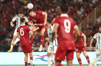 Penyiar TV Argentina Dibikin Tercengang dengan Suporter Timnas Indonesia yang Hadiri SUGBK