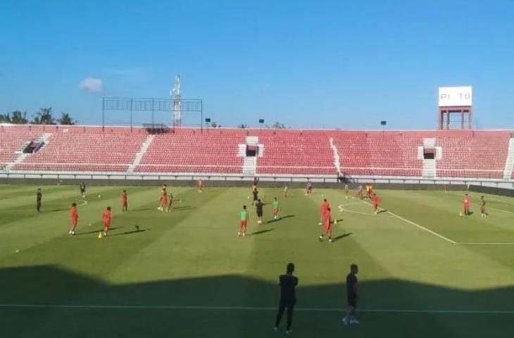 Sejumlah pemain Bali United melakukan sesi latihan perdana di Stadion Kapten I Wayan Dipta, Gianyar, Bali, Kamis (25/5/2023) ANTARA/Dewa Ketut Sudiarta Wiguna