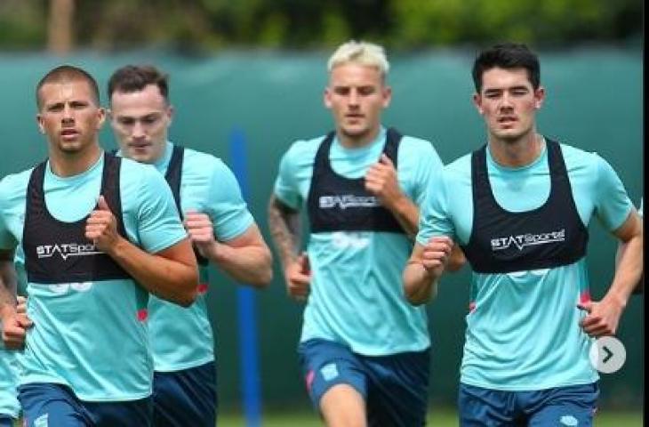 Elkan Baggott sudah latihan bersama dengan rekan setim Ipswich Town (Instagram/ipswichtown)