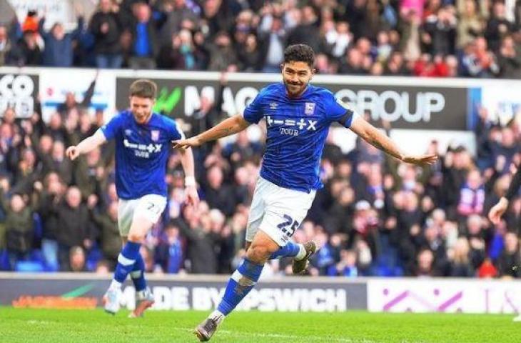 Pemain Ipsiwich Town Massimo Luongo. (Instagram/@massluongo)