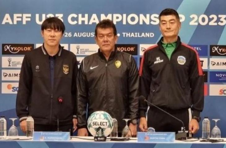 Shin Tae-yong, bersama pelatih Malaysia E Elavarasan dan juru taktik Timor Leste Park Soon-tae di Piala AFF U-23 2023. (Dok. AFF)