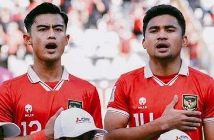 Pemain Timnas Indonesia Asnawi Mangkualam dan Pratama Arhan yang kerap disebut pemain kesayangan Shin Tae-yong. Coach Justin beri wejangan soal Timnas kalah dari Irak. (Instagram/@asnawi_bhr)