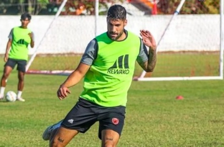 Pemain asing PSM Makassar, Kike Linares. (Instagram)