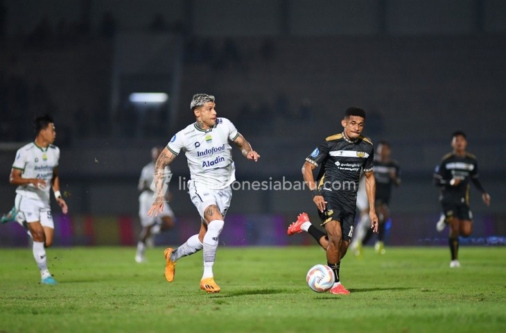 Pertandingan Dewa United vs Persib Bandung. (Liga 1)