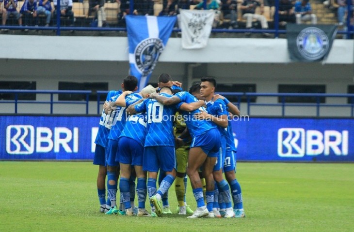 Rachmat Irianto absen membela Persib karena cedera. (Liga 1)