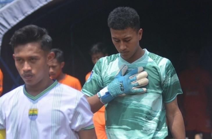 Kiper muda Persib Bandung, Fitrah Maulana. (MO Persib)