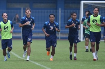 Pemain Persib Manfaatkan Waktu Kejar Kekurangan 20 Persen