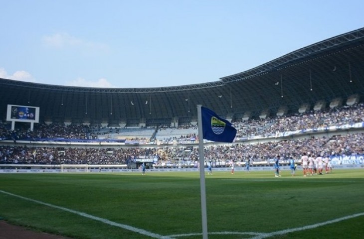 Pertandingan pekan ke-24 BRI Liga 1 2023/2024, laga antara Persib Bandung menjamu Persis Solo terdapat penyesuaian waktu kick off dari PT LIB menjadi sore hari dari sebelumnya digelar malam. (Persib.co.id).