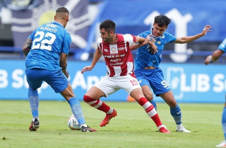 Pelatih Persis Solo, Milomir Seslija memberikan pujian terhadap permainan Persib Bandung di kandang, dalam pekan ke-24 Liga 1 2023/2024 yang harus berakhir dengan skor 2-2, Minggu (4/2/2024). (Liga Indonesia Baru).