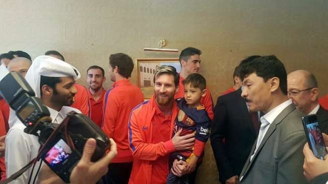 Bocah Afghanistan Pemilik Jersey Plastik Lionel Messi Jadi Buronan Taliban - 2