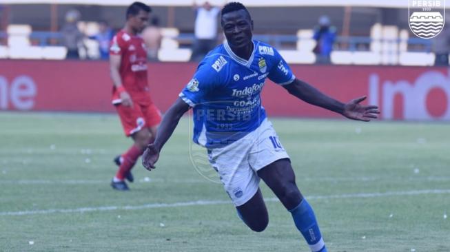 Striker Persib, Ezechiel N'Douassel. [laman resmi Persib]